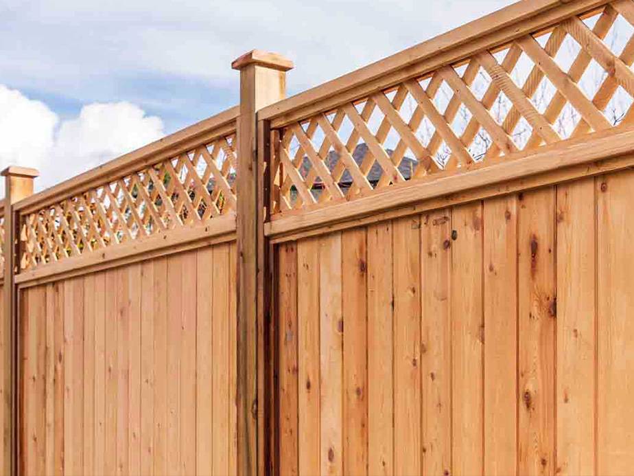 wood fence Suwanee Georgia
